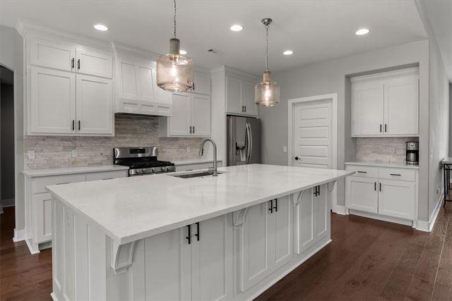 4069 E Eastpoint Drive, Fayetteville, AR 72701