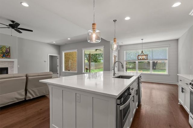 4069 E Eastpoint Drive, Fayetteville, AR 72701