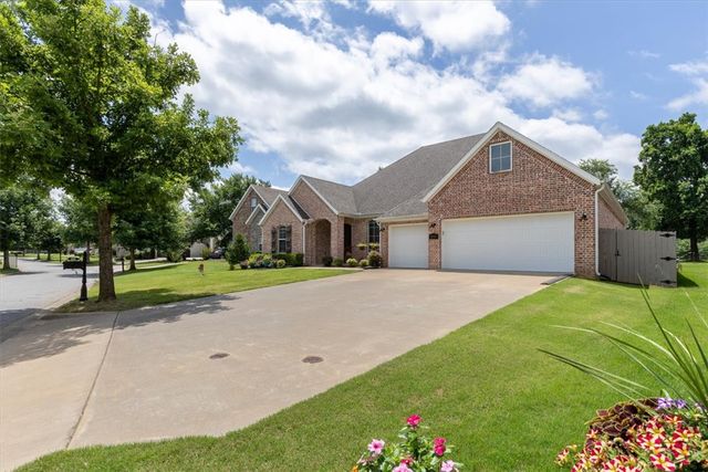 4069 E Eastpoint Drive, Fayetteville, AR 72701