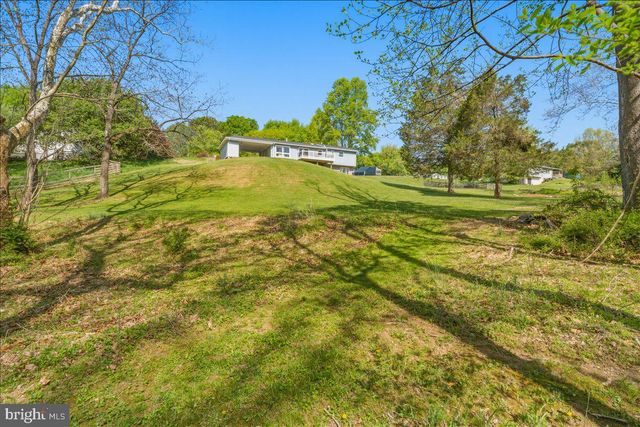 4389 MOLETON DR, Mount Airy, MD 21771