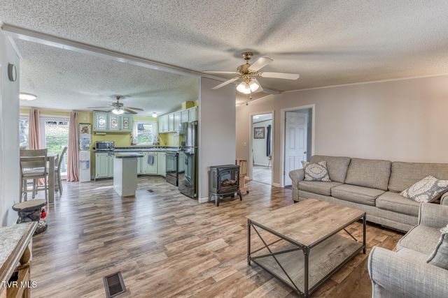 213 Jarrell Drive, Bluff City, TN 37618