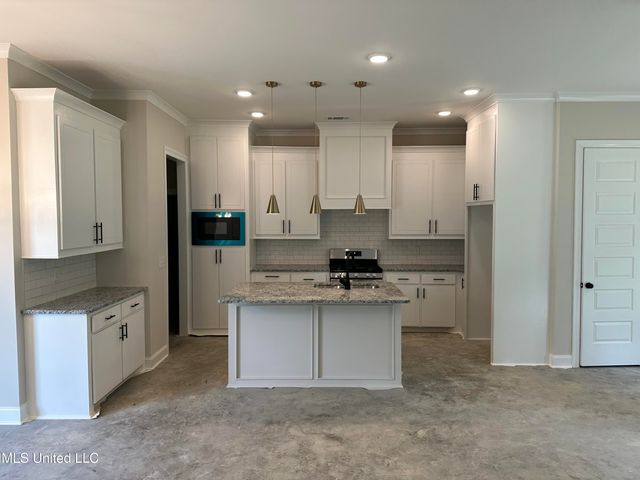 963 Riverside Lane, Pearl, MS 39208