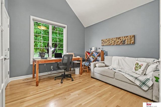17219 Howard Plaza, Omaha, NE 68118