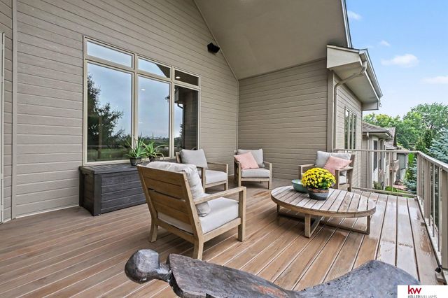 17219 Howard Plaza, Omaha, NE 68118