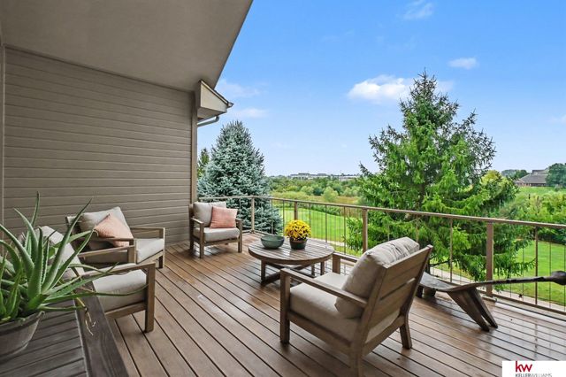 17219 Howard Plaza, Omaha, NE 68118