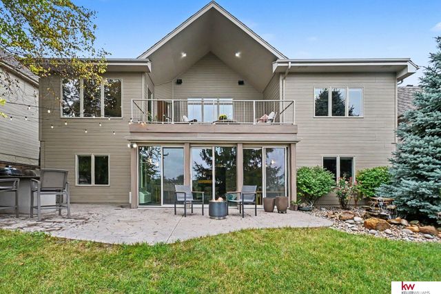 17219 Howard Plaza, Omaha, NE 68118