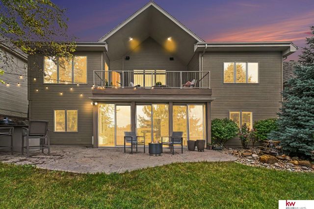 17219 Howard Plaza, Omaha, NE 68118