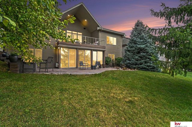 17219 Howard Plaza, Omaha, NE 68118