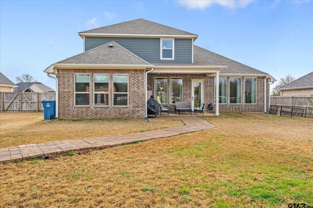 8030 Freestone Drive, Bullard, TX 75757