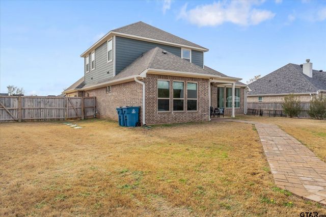 8030 Freestone Drive, Bullard, TX 75757