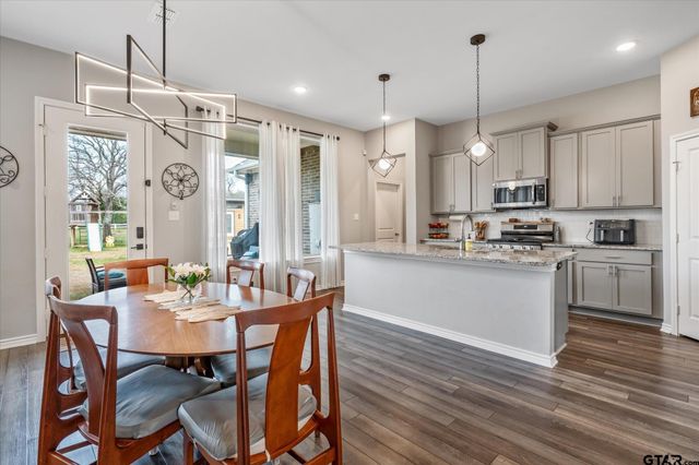 8030 Freestone Drive, Bullard, TX 75757