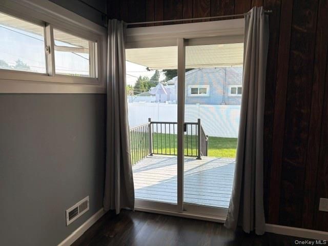 266 Central Park Road, Plainview, NY 11803