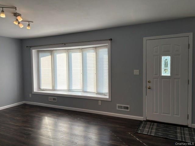 266 Central Park Road, Plainview, NY 11803