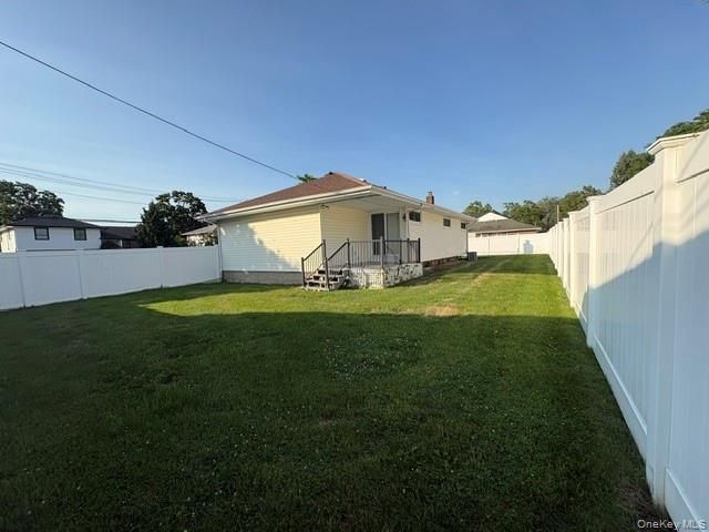 266 Central Park Road, Plainview, NY 11803