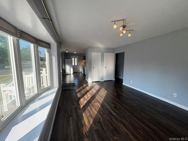 266 Central Park Road, Plainview, NY 11803