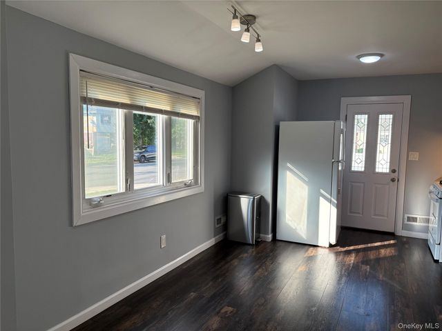 266 Central Park Road, Plainview, NY 11803