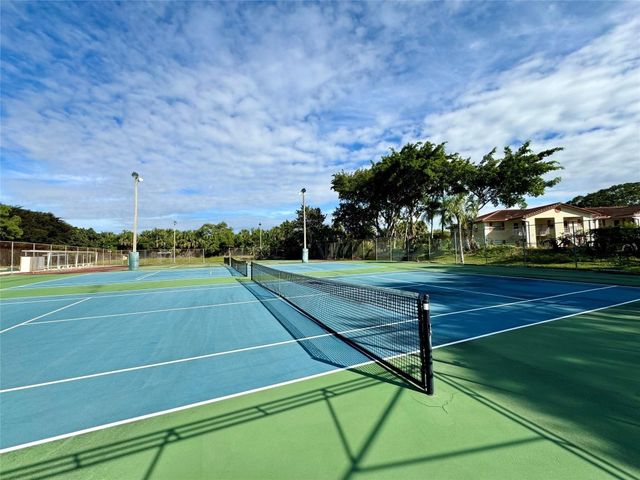 3070 Holiday Springs Boulevard 203, Margate, FL 33063