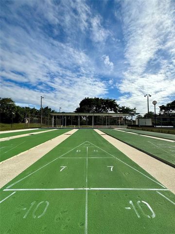 3070 Holiday Springs Boulevard 203, Margate, FL 33063