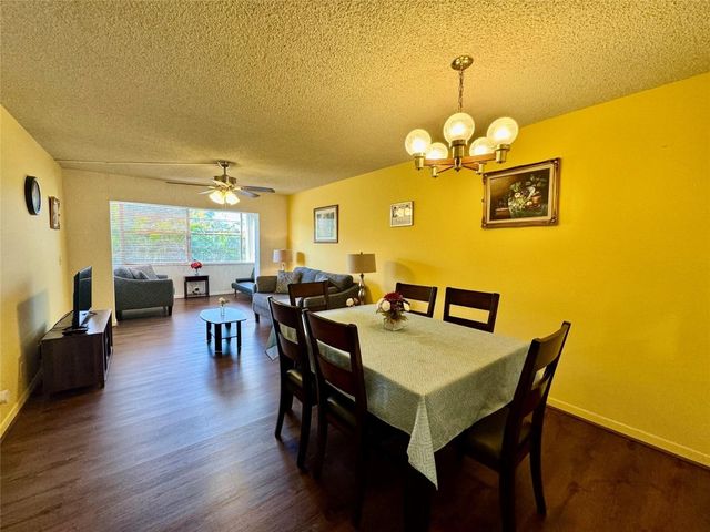 3070 Holiday Springs Boulevard 203, Margate, FL 33063