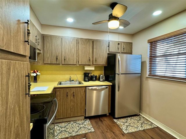 3070 Holiday Springs Boulevard 203, Margate, FL 33063