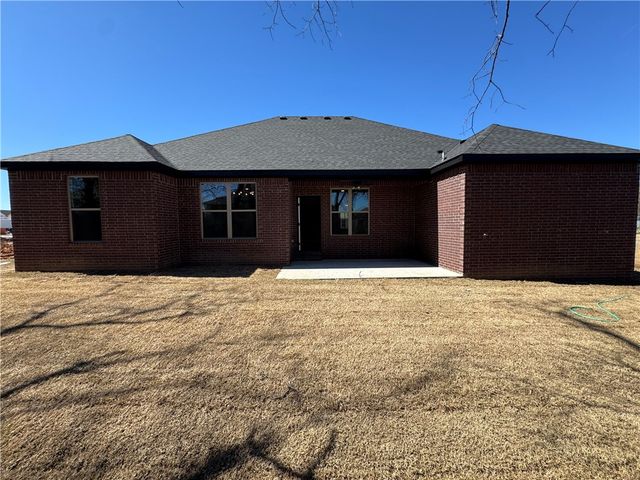 2105 N Dagan Street, Siloam Springs, AR 72761