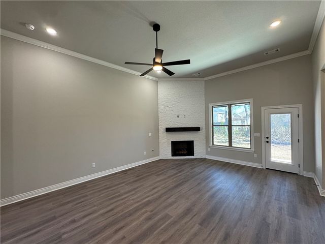 2105 N Dagan Street, Siloam Springs, AR 72761