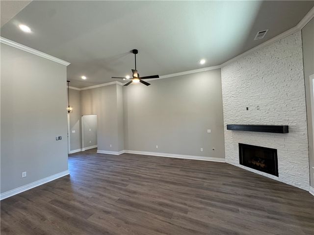 2105 N Dagan Street, Siloam Springs, AR 72761