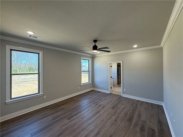 2105 N Dagan Street, Siloam Springs, AR 72761