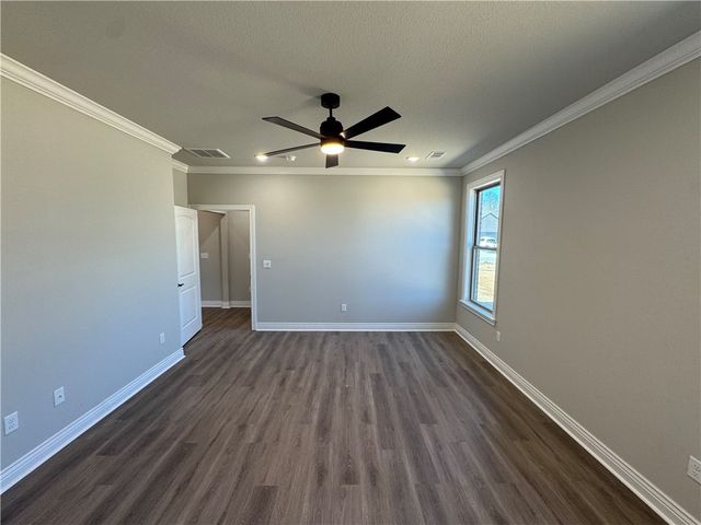 2105 N Dagan Street, Siloam Springs, AR 72761