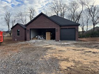 2105 N Dagan Street, Siloam Springs, AR 72761