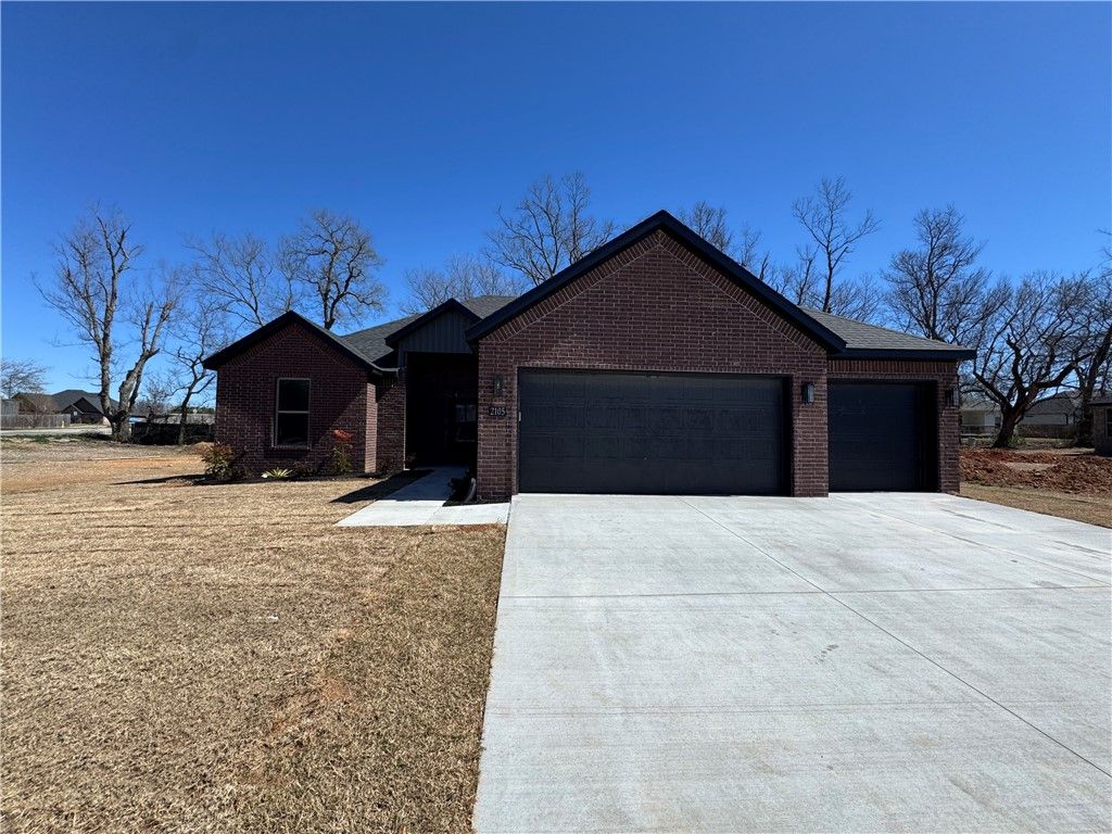 2105 N Dagan Street, Siloam Springs, AR 72761