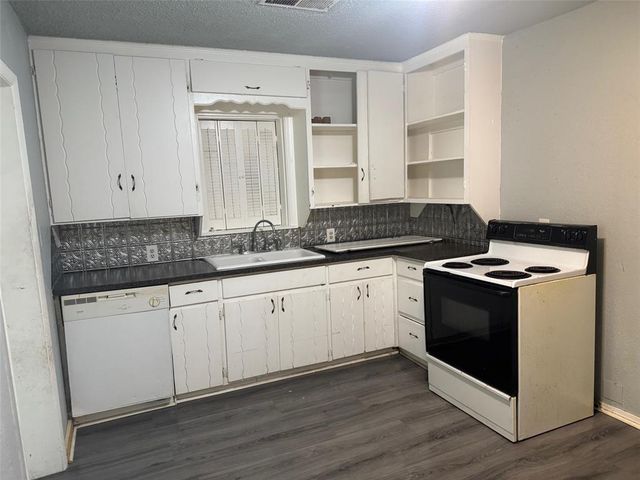 1040 SW 49 Street, Oklahoma City, OK 73109