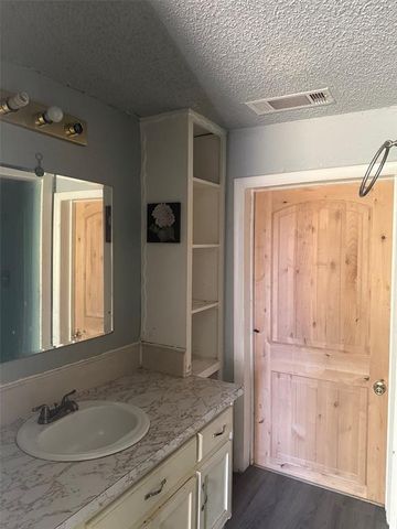 1040 SW 49 Street, Oklahoma City, OK 73109