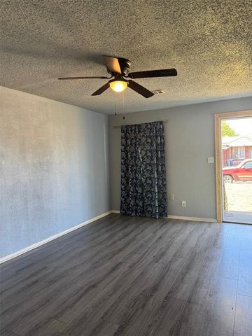 1040 SW 49 Street, Oklahoma City, OK 73109