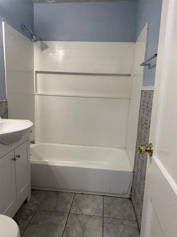 1040 SW 49 Street, Oklahoma City, OK 73109