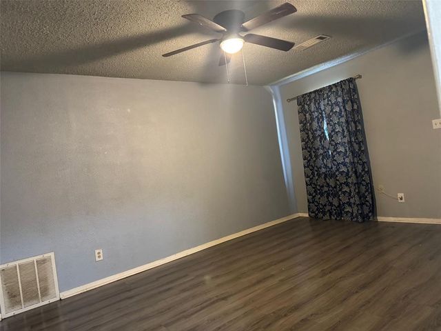 1040 SW 49 Street, Oklahoma City, OK 73109