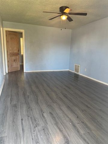 1040 SW 49 Street, Oklahoma City, OK 73109