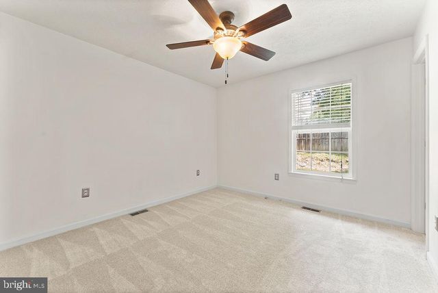 750 CANTERBURY DR, Ruther Glen, VA 22546