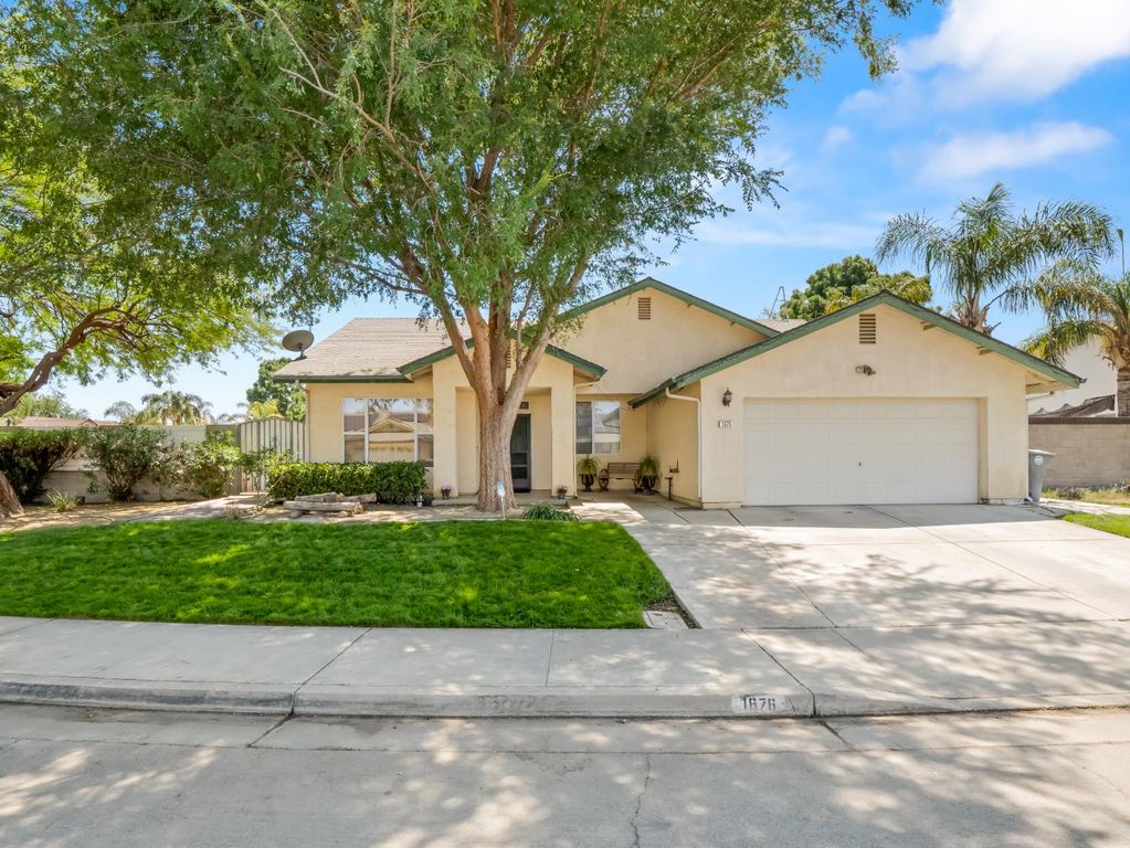 Image 1 of property listing at 1676 Riverglen Way, Coalinga, CA 93210