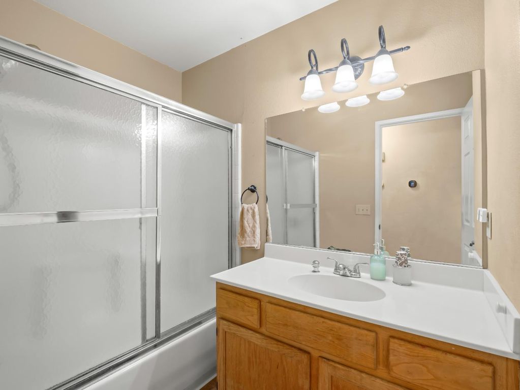 Image 15 of property listing at 1676 Riverglen Way, Coalinga, CA 93210