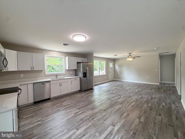 4609 NEENAH RD, Montross, VA 22520