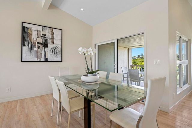 561 S Sierra Avenue 34, Solana Beach, CA 92075