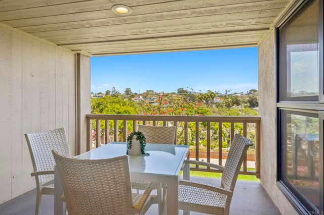 561 S Sierra Avenue 34, Solana Beach, CA 92075