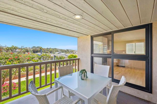 561 S Sierra Avenue 34, Solana Beach, CA 92075