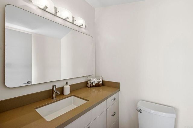 561 S Sierra Avenue 34, Solana Beach, CA 92075