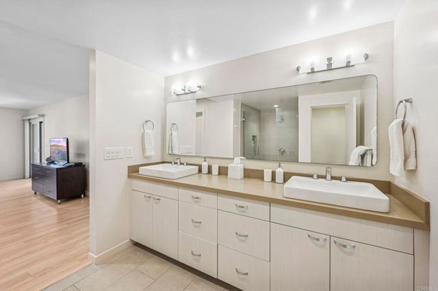 561 S Sierra Avenue 34, Solana Beach, CA 92075