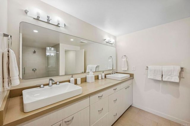 561 S Sierra Avenue 34, Solana Beach, CA 92075