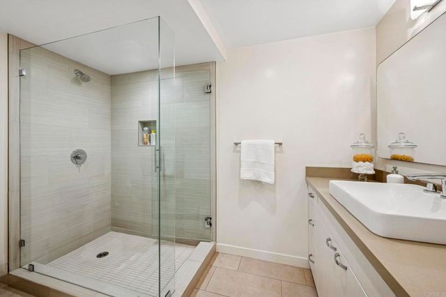 561 S Sierra Avenue 34, Solana Beach, CA 92075