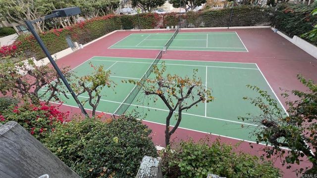 561 S Sierra Avenue 34, Solana Beach, CA 92075