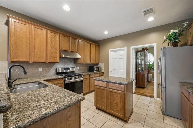 415 Willow Pointe Drive, League City, TX 77573